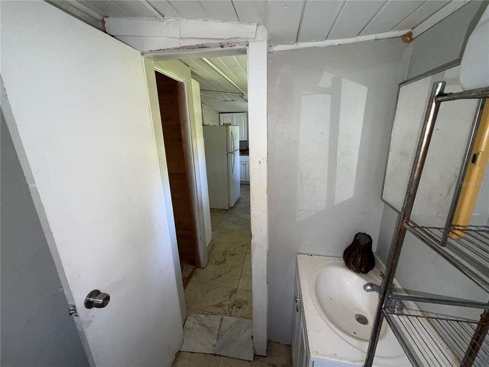 For Sale: $324,999 (1 beds, 1 baths, 624 Square Feet)