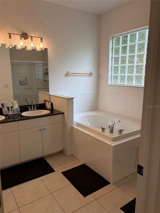 For Rent: $2,700 (3 beds, 2 baths, 2008 Square Feet)