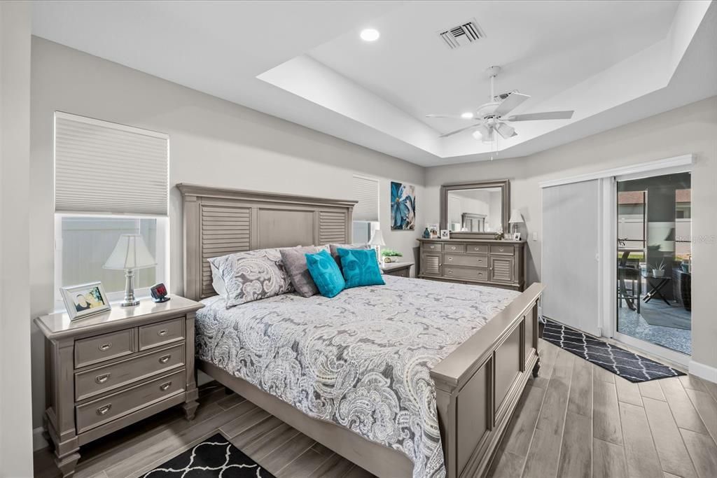 En Venta: $639,900 (4 camas, 2 baños, 1705 Pies cuadrados)