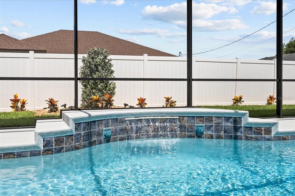 En Venta: $639,900 (4 camas, 2 baños, 1705 Pies cuadrados)