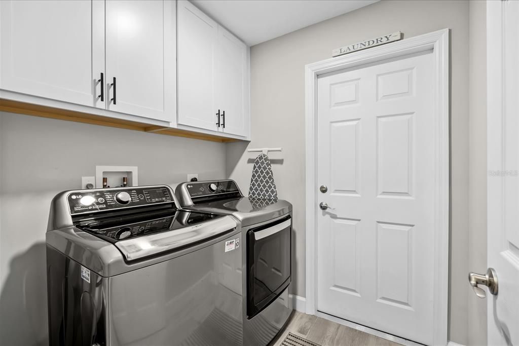 En Venta: $639,900 (4 camas, 2 baños, 1705 Pies cuadrados)