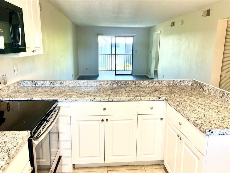 For Rent: $1,650 (2 beds, 2 baths, 948 Square Feet)