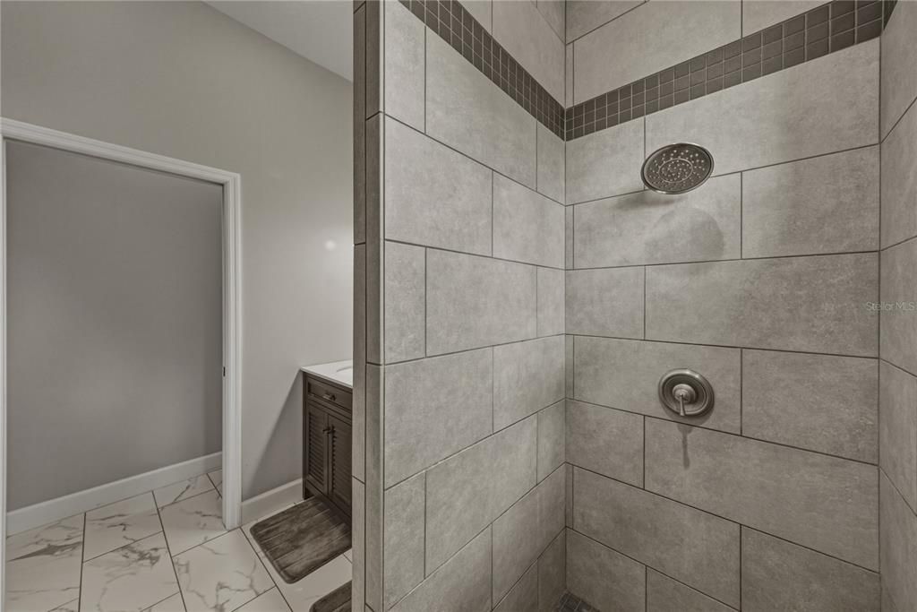 На продажу: $899,900 (2 спален, 2 ванн, 1920 Квадратных фут)