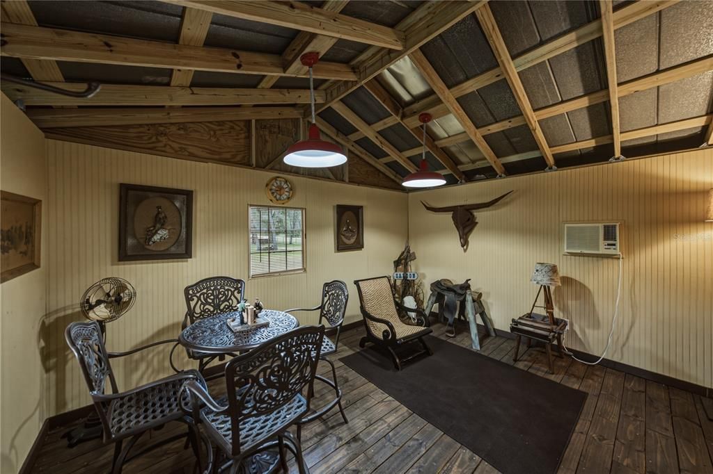 На продажу: $899,900 (2 спален, 2 ванн, 1920 Квадратных фут)