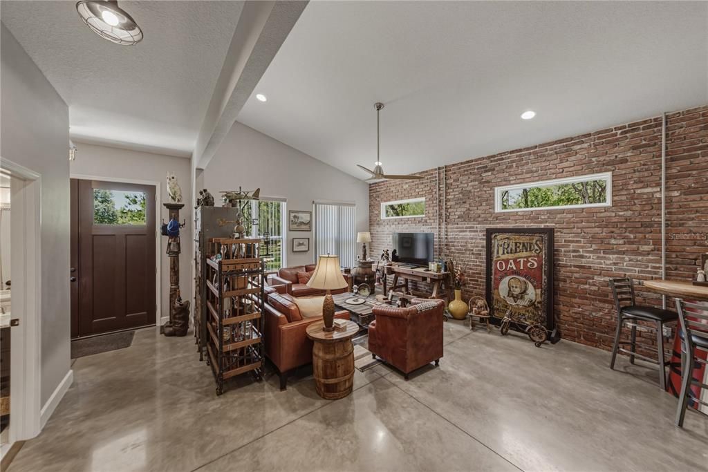 На продажу: $899,900 (2 спален, 2 ванн, 1920 Квадратных фут)