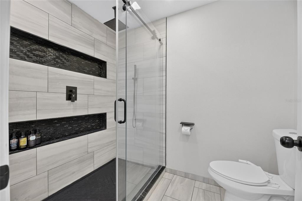 На продажу: $549,000 (5 спален, 3 ванн, 3720 Квадратных фут)