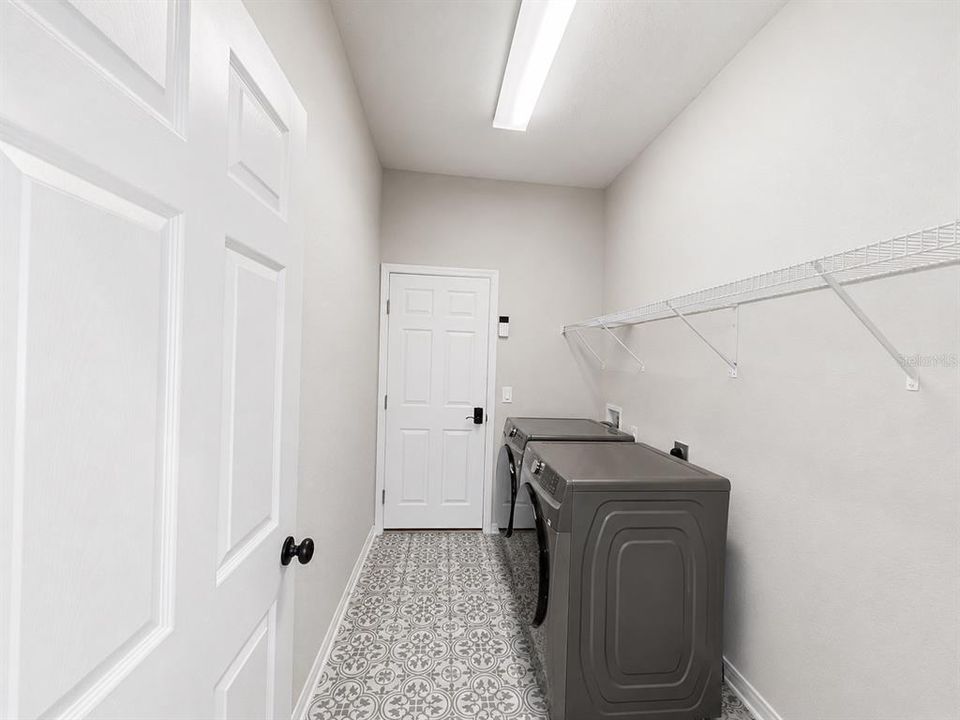 For Sale: $470,000 (4 beds, 3 baths, 2339 Square Feet)