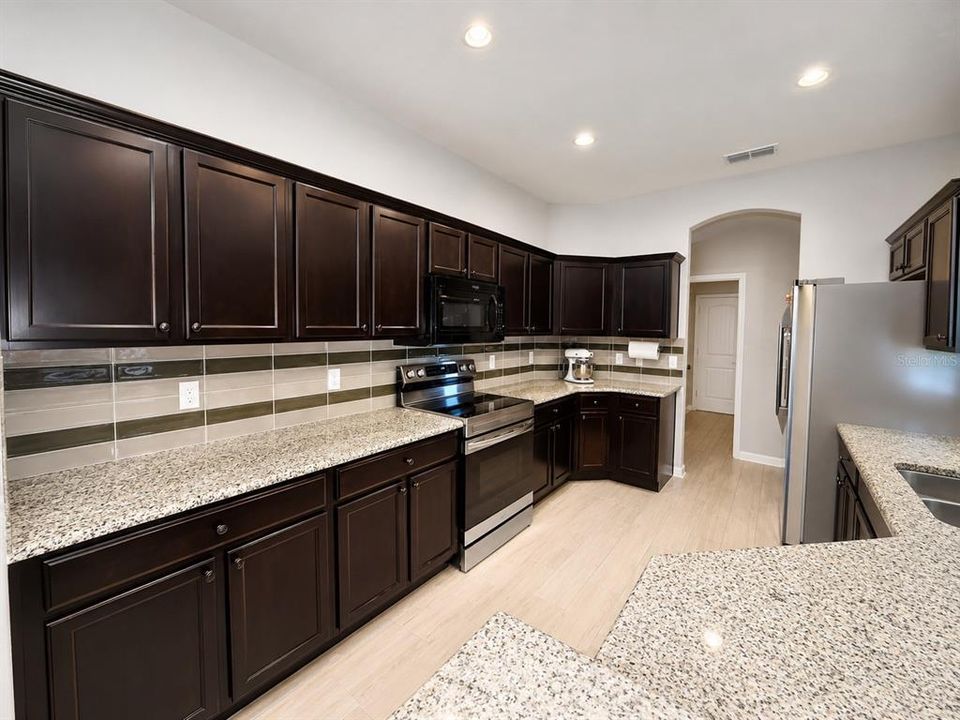 For Sale: $470,000 (4 beds, 3 baths, 2339 Square Feet)