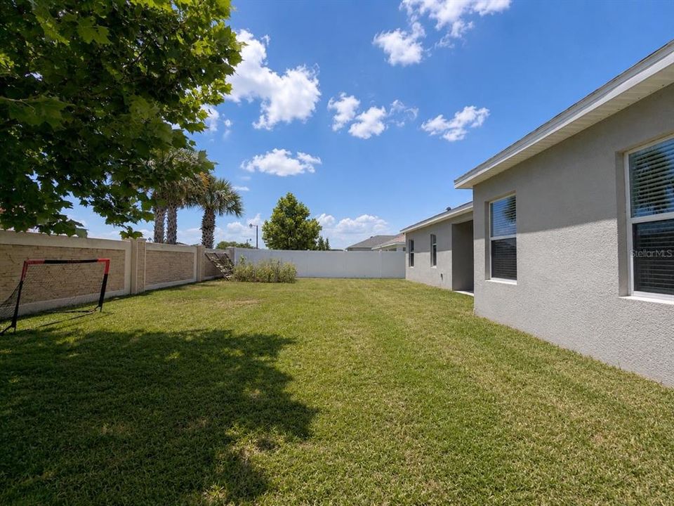 For Sale: $470,000 (4 beds, 3 baths, 2339 Square Feet)