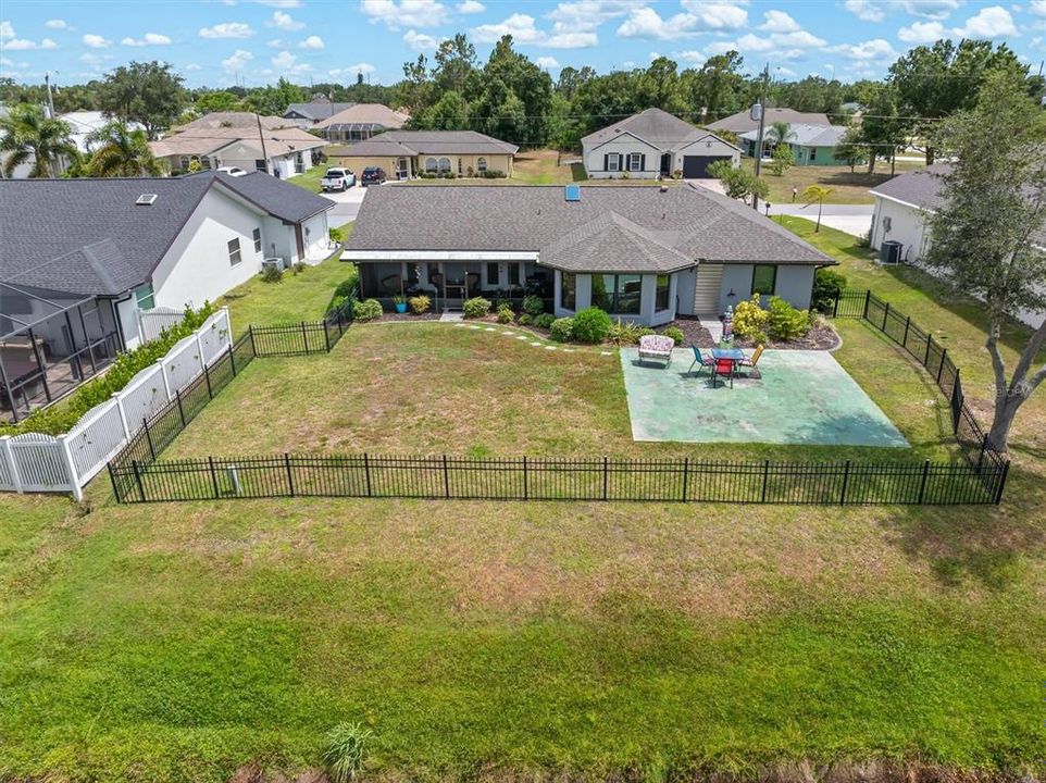 На продажу: $339,800 (3 спален, 2 ванн, 1780 Квадратных фут)