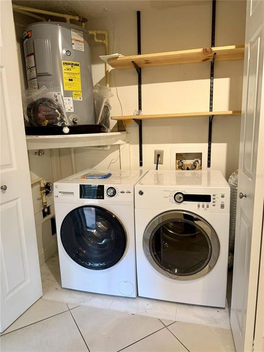 В аренду: $1,900 (2 спален, 2 ванн, 1115 Квадратных фут)