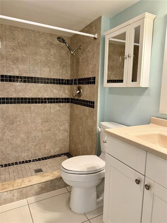 В аренду: $1,900 (2 спален, 2 ванн, 1115 Квадратных фут)