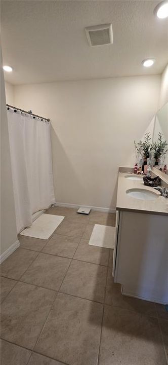 В аренду: $1,800 (3 спален, 2 ванн, 1672 Квадратных фут)