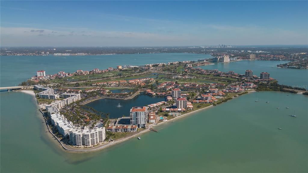 В аренду: $2,700 (2 спален, 2 ванн, 1075 Квадратных фут)