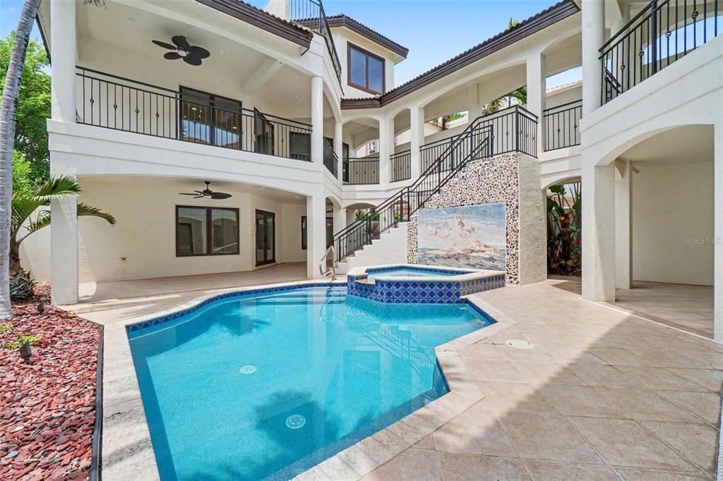 En Venta: $3,279,000 (6 camas, 6 baños, 3555 Pies cuadrados)