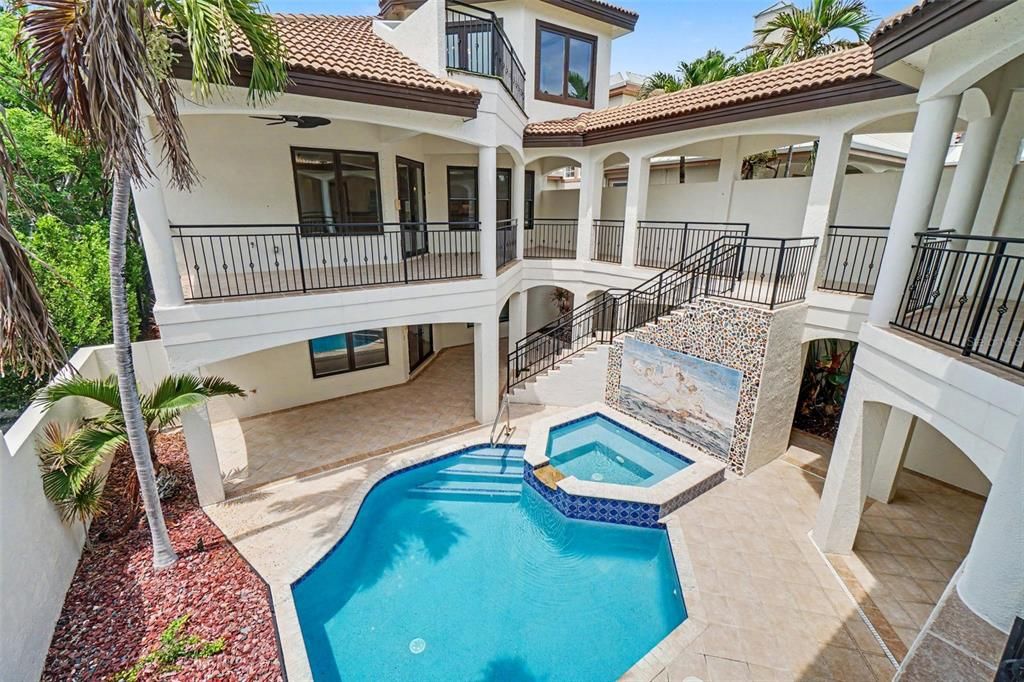 En Venta: $3,279,000 (6 camas, 6 baños, 3555 Pies cuadrados)