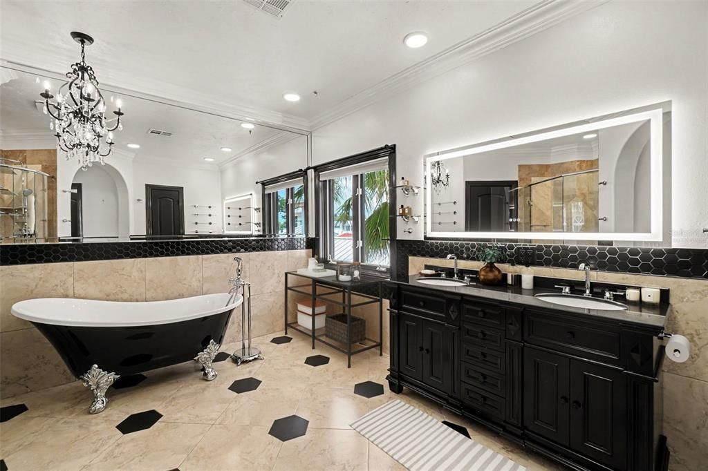 En Venta: $3,279,000 (6 camas, 6 baños, 3555 Pies cuadrados)