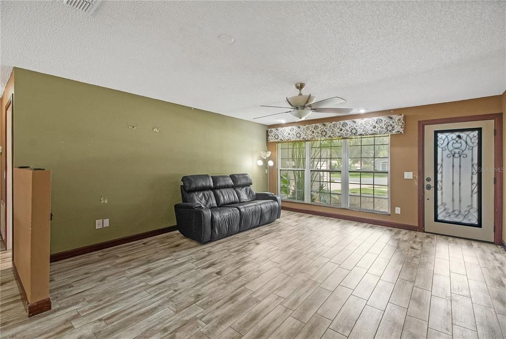 На продажу: $349,500 (3 спален, 2 ванн, 1488 Квадратных фут)