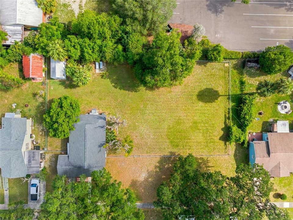 For Sale: $275,000 (2 beds, 1 baths, 806 Square Feet)