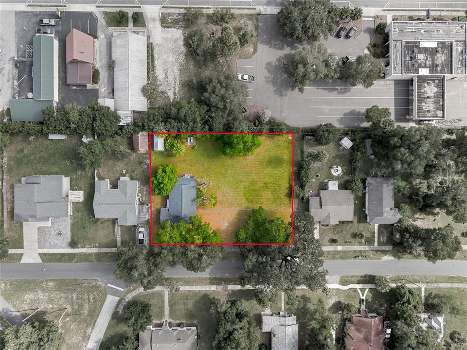 For Sale: $275,000 (2 beds, 1 baths, 806 Square Feet)