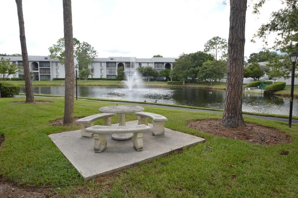 For Sale: $179,000 (2 beds, 2 baths, 975 Square Feet)