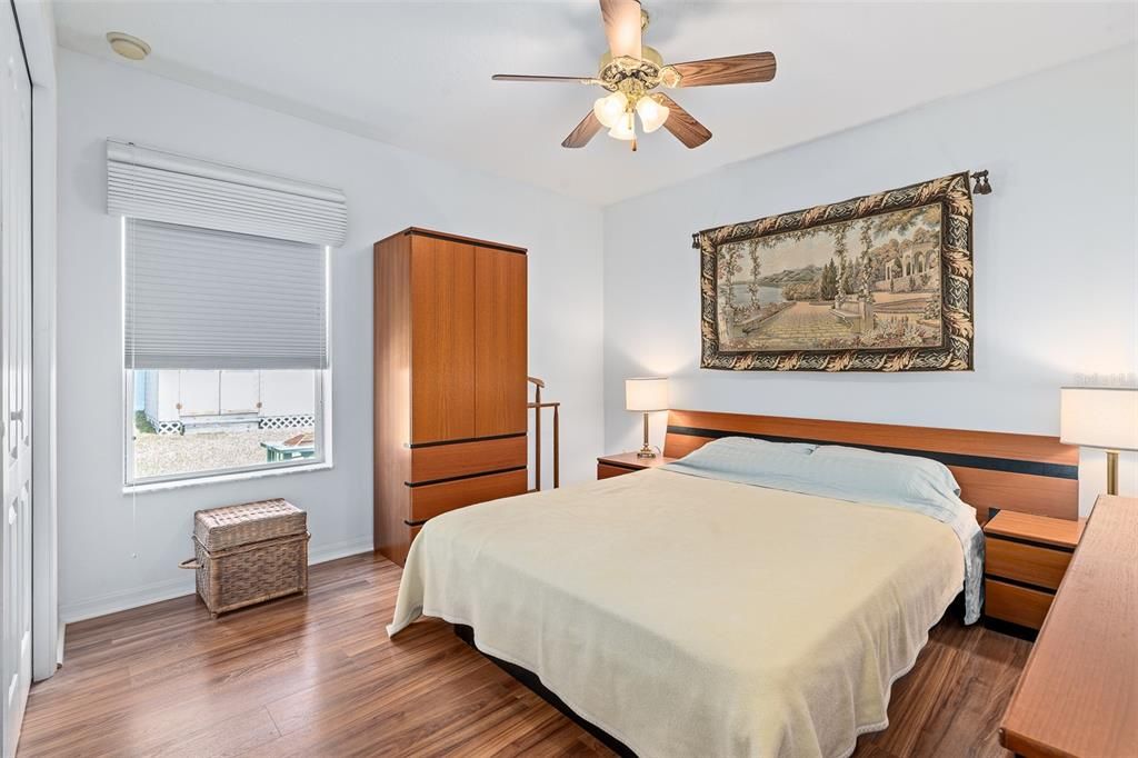 Activo con contrato: $399,900 (3 camas, 2 baños, 2034 Pies cuadrados)