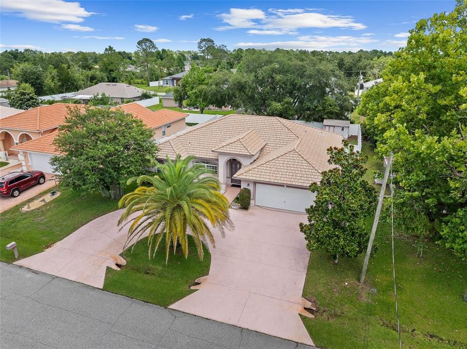 Activo con contrato: $399,900 (3 camas, 2 baños, 2034 Pies cuadrados)
