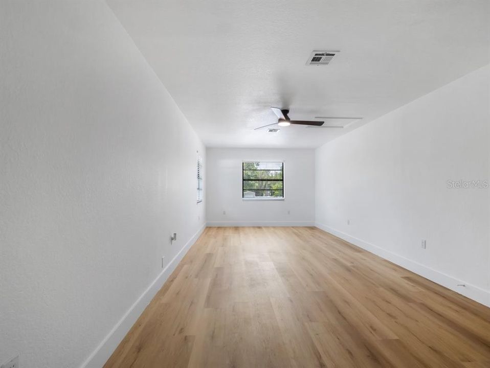 En Venta: $730,000 (4 camas, 3 baños, 2335 Pies cuadrados)