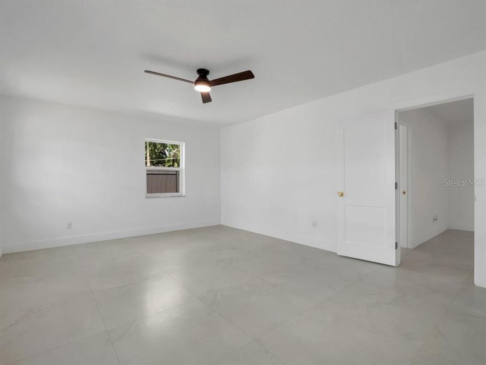 En Venta: $730,000 (4 camas, 3 baños, 2335 Pies cuadrados)