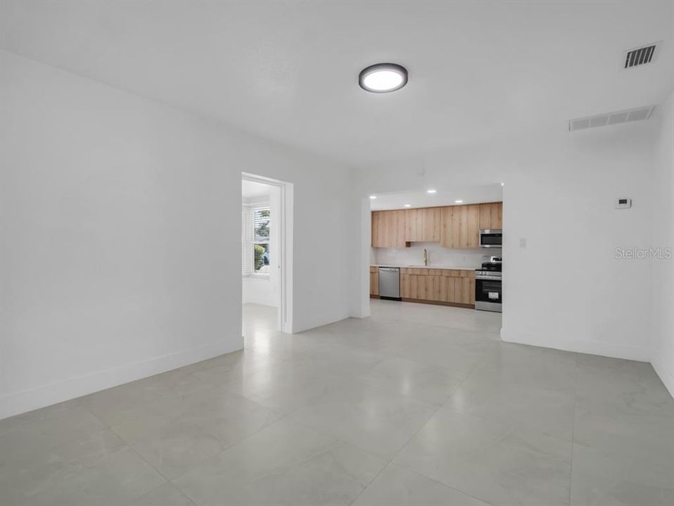 En Venta: $730,000 (4 camas, 3 baños, 2335 Pies cuadrados)