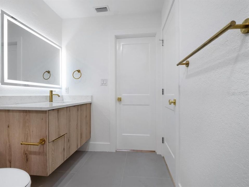 En Venta: $730,000 (4 camas, 3 baños, 2335 Pies cuadrados)
