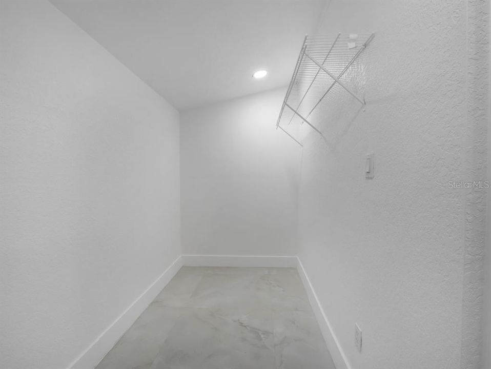 En Venta: $730,000 (4 camas, 3 baños, 2335 Pies cuadrados)