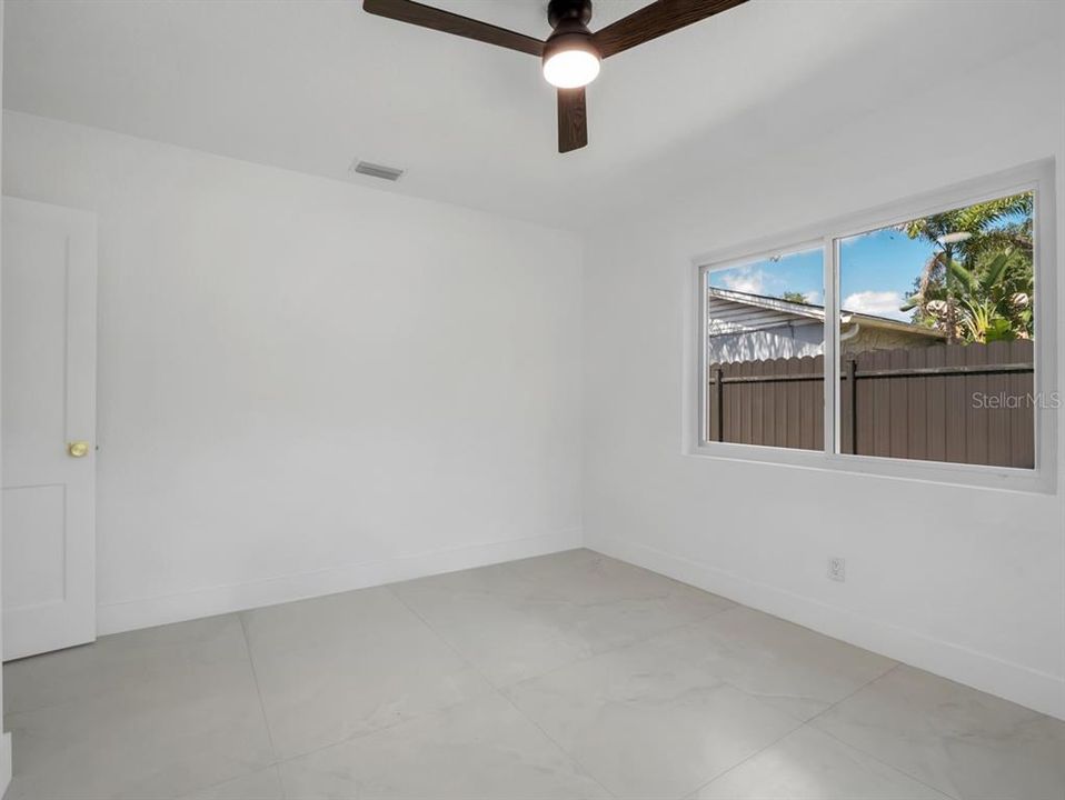 En Venta: $730,000 (4 camas, 3 baños, 2335 Pies cuadrados)