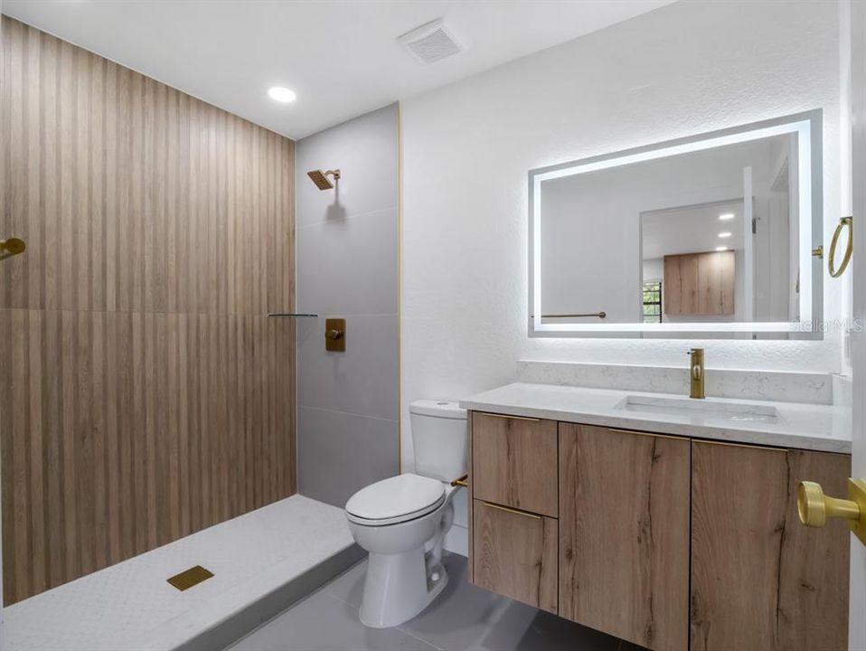 En Venta: $730,000 (4 camas, 3 baños, 2335 Pies cuadrados)