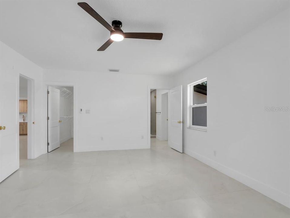 En Venta: $730,000 (4 camas, 3 baños, 2335 Pies cuadrados)
