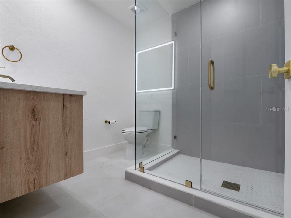 En Venta: $730,000 (4 camas, 3 baños, 2335 Pies cuadrados)