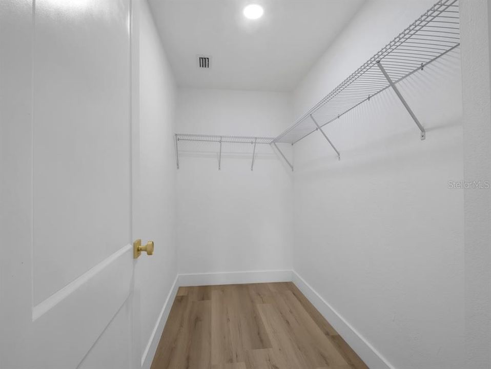 En Venta: $730,000 (4 camas, 3 baños, 2335 Pies cuadrados)