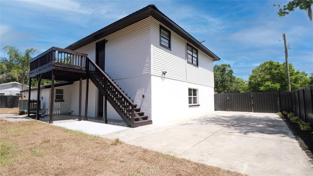 En Venta: $730,000 (4 camas, 3 baños, 2335 Pies cuadrados)