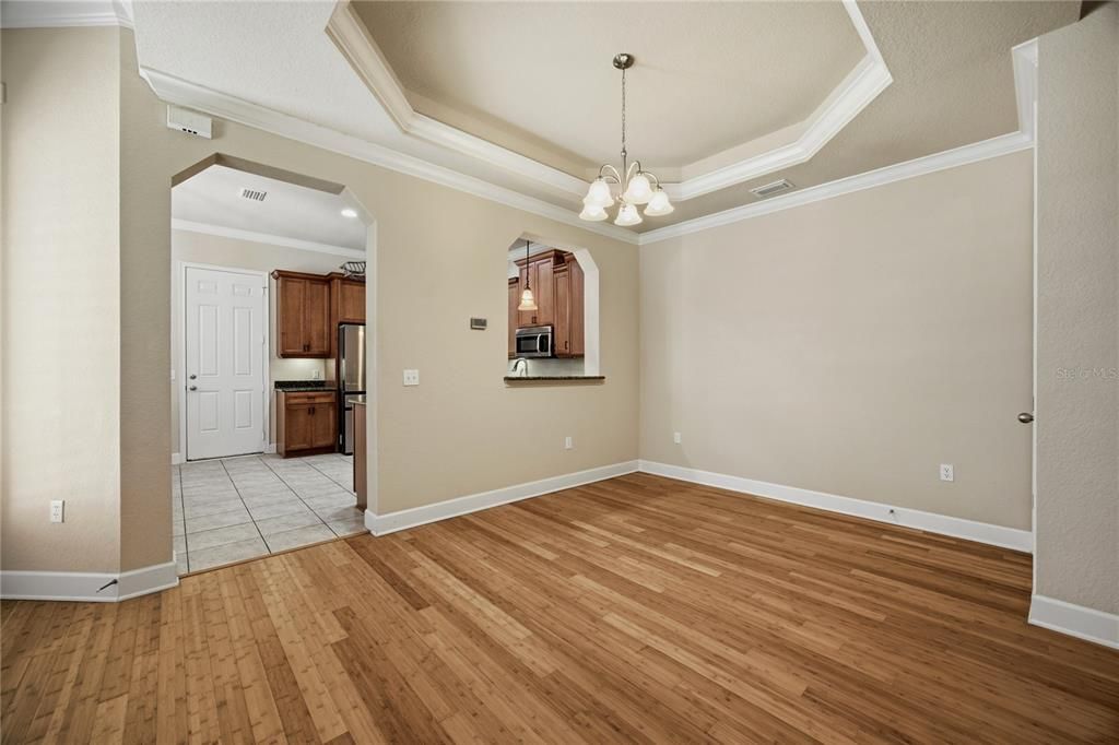 En Venta: $380,000 (3 camas, 2 baños, 2208 Pies cuadrados)