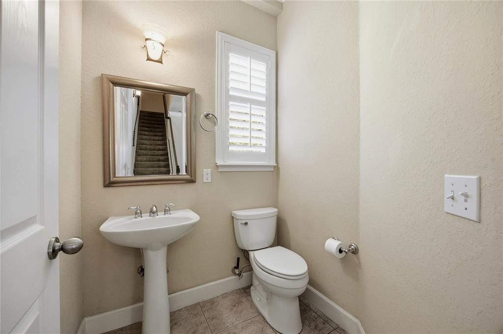 En Venta: $380,000 (3 camas, 2 baños, 2208 Pies cuadrados)