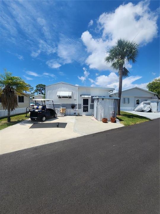 For Sale: $168,850 (1 beds, 2 baths, 990 Square Feet)
