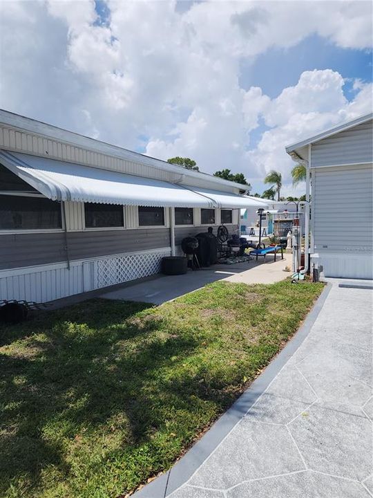 For Sale: $168,850 (1 beds, 2 baths, 990 Square Feet)