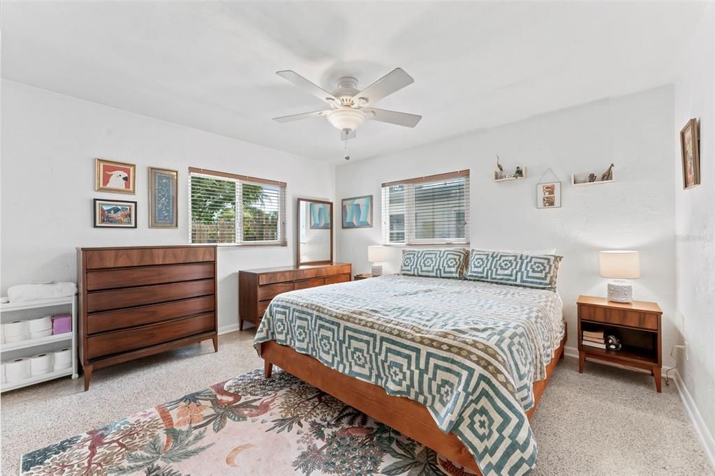 Active With Contract: $435,000 (3 beds, 2 baths, 1664 Square Feet)