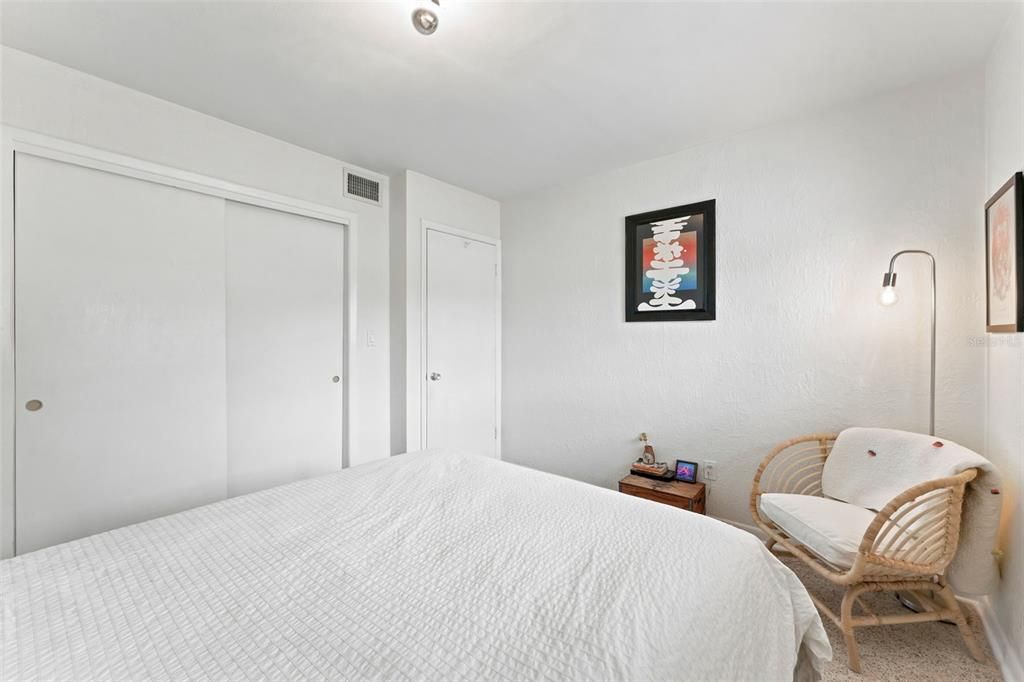 Active With Contract: $435,000 (3 beds, 2 baths, 1664 Square Feet)