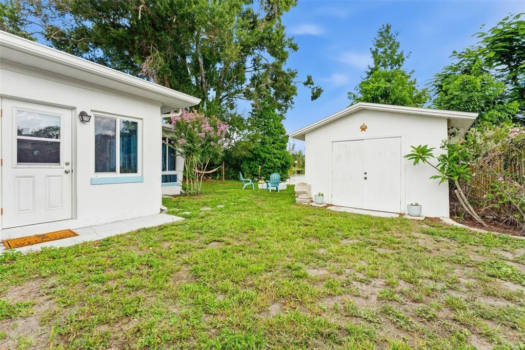 Active With Contract: $435,000 (3 beds, 2 baths, 1664 Square Feet)