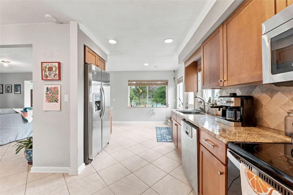 Active With Contract: $435,000 (3 beds, 2 baths, 1664 Square Feet)