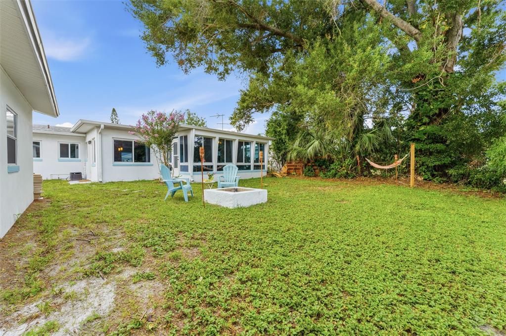Active With Contract: $435,000 (3 beds, 2 baths, 1664 Square Feet)