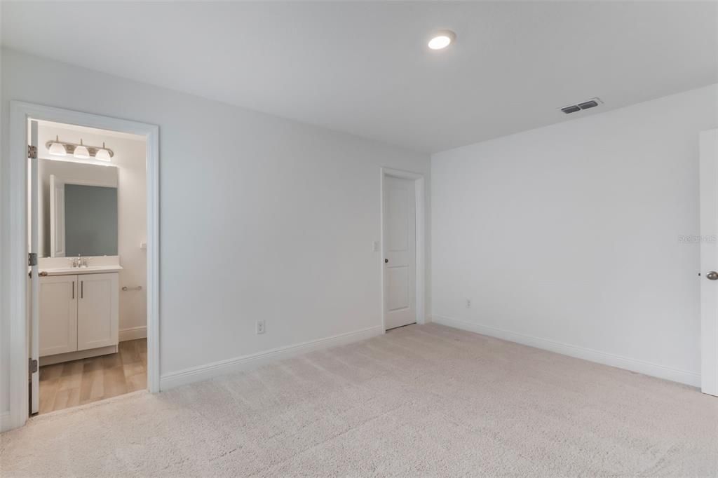 For Rent: $3,000 (4 beds, 3 baths, 2614 Square Feet)