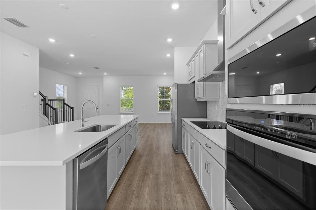 For Sale: $539,990 (3 beds, 2 baths, 2078 Square Feet)