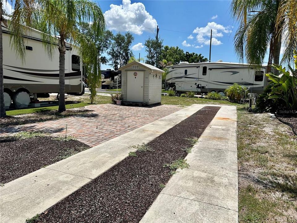 На продажу: $75,000 (0.04 acres)